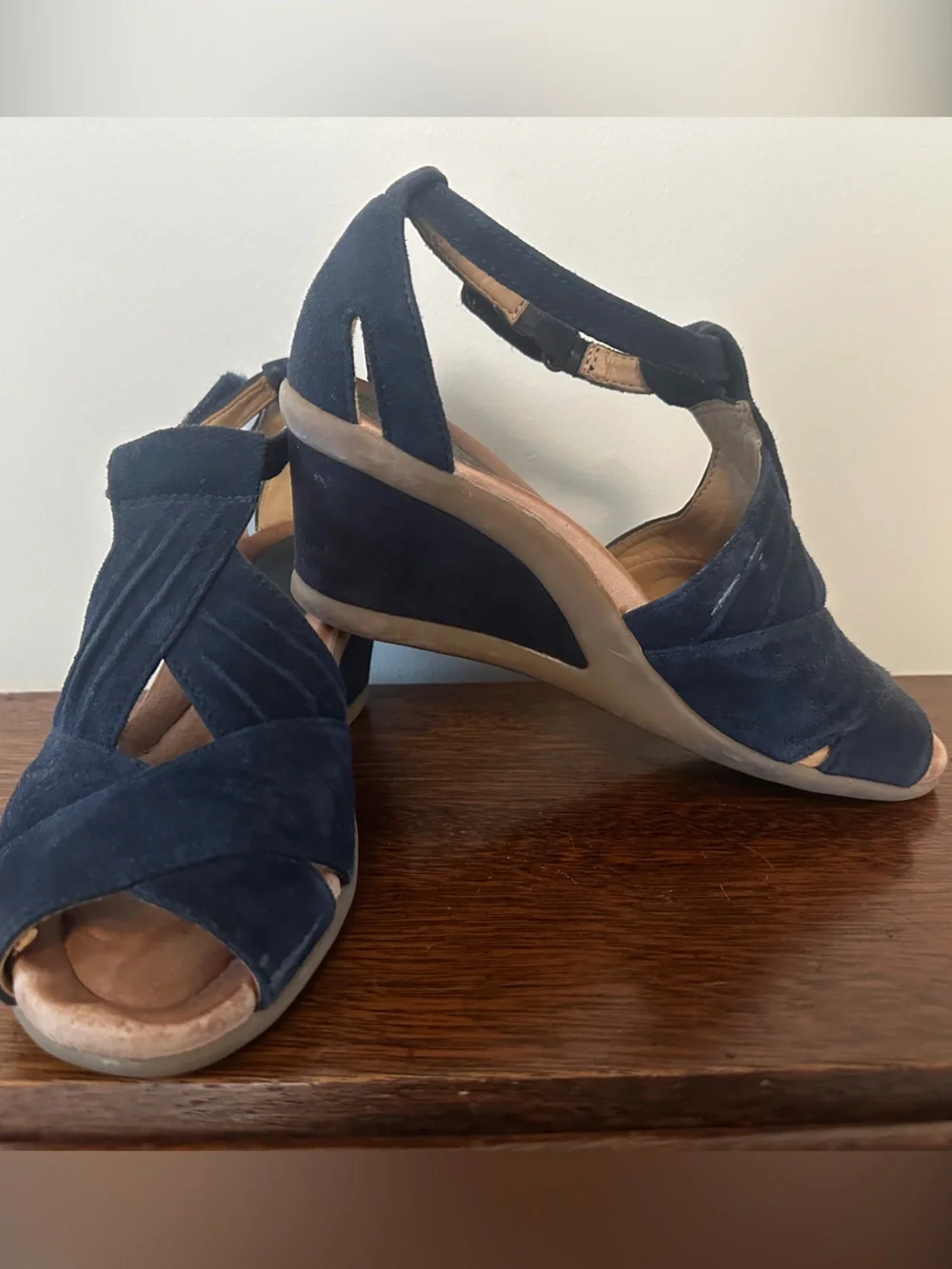 Earth Navy Suede Knot Wedge Sandals